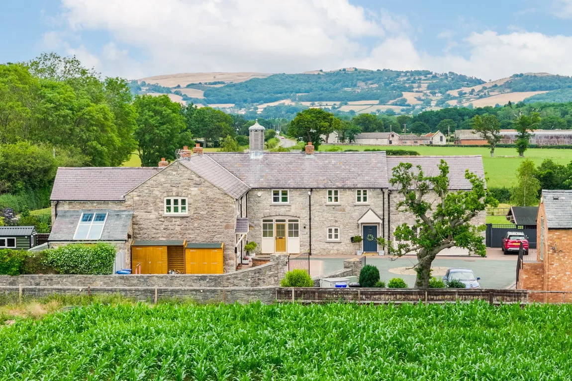 4 bed house for sale — Mold Road, Denbigh, Denbighshire, LL16 4BH