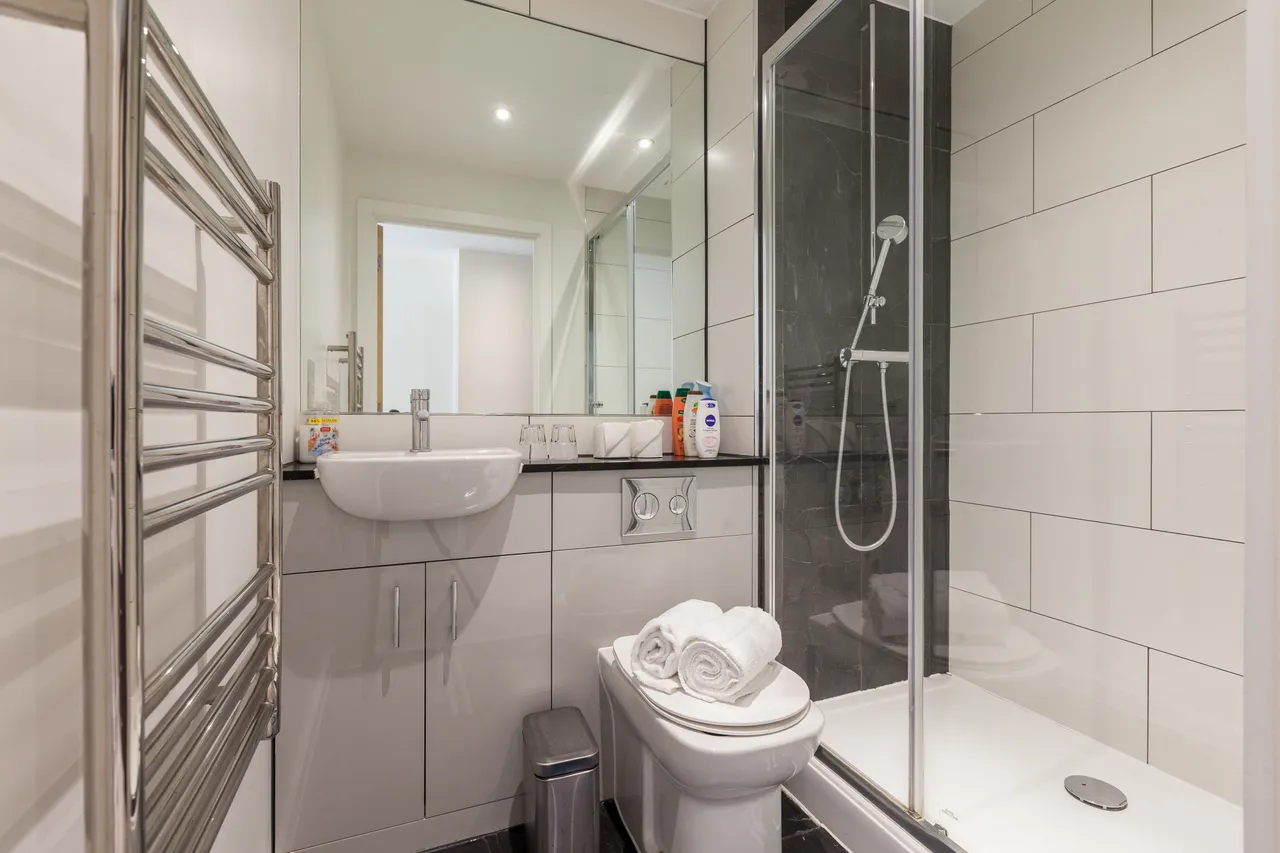 Flat 22, 377-381 Brixton Road, London, photo 5