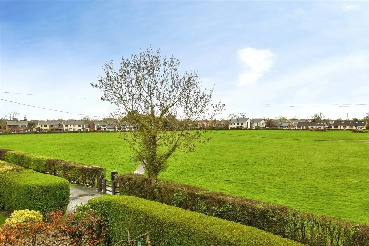 Miller Lane, Cottam, PR4, photo 35