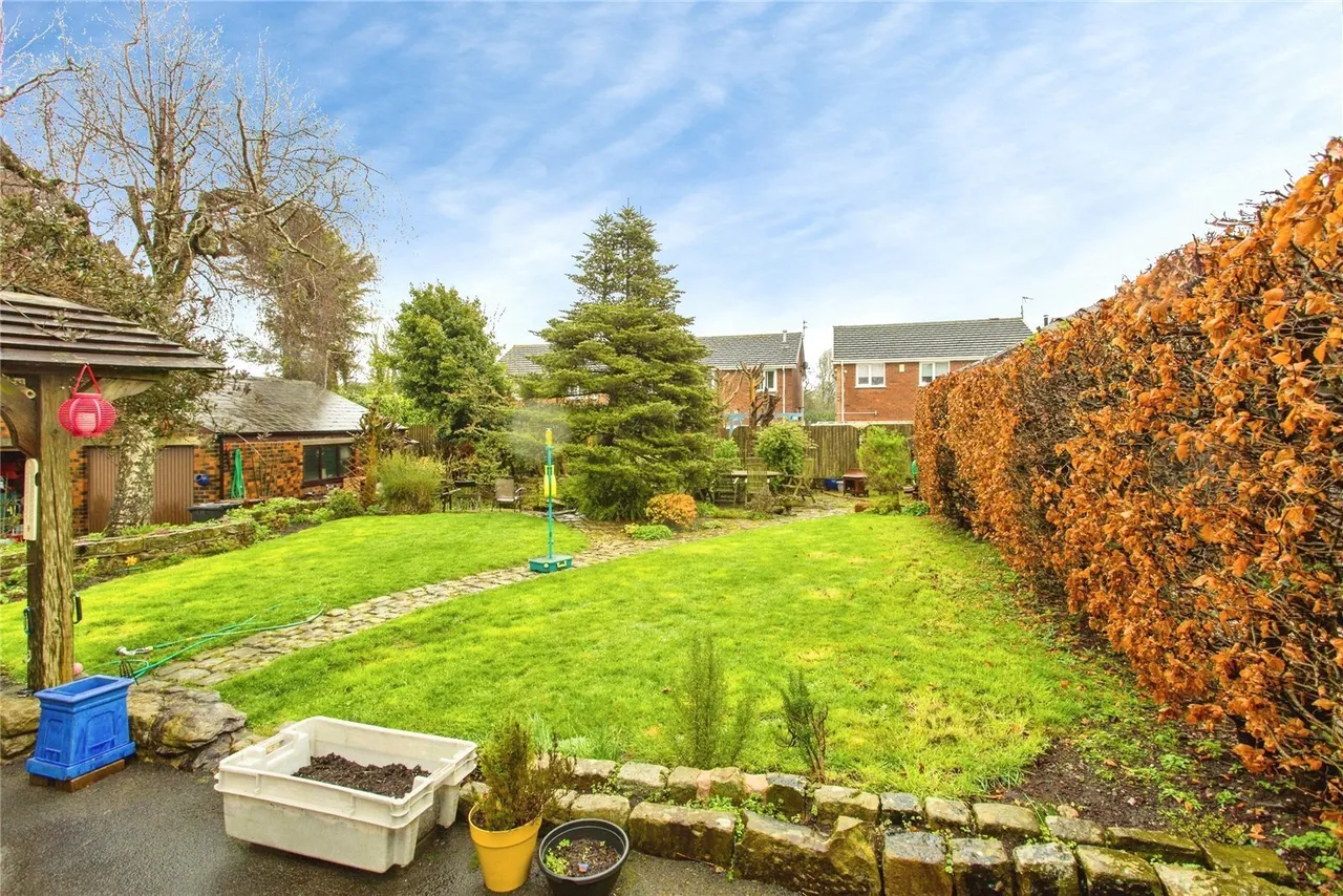 Miller Lane, Cottam, PR4, photo 19
