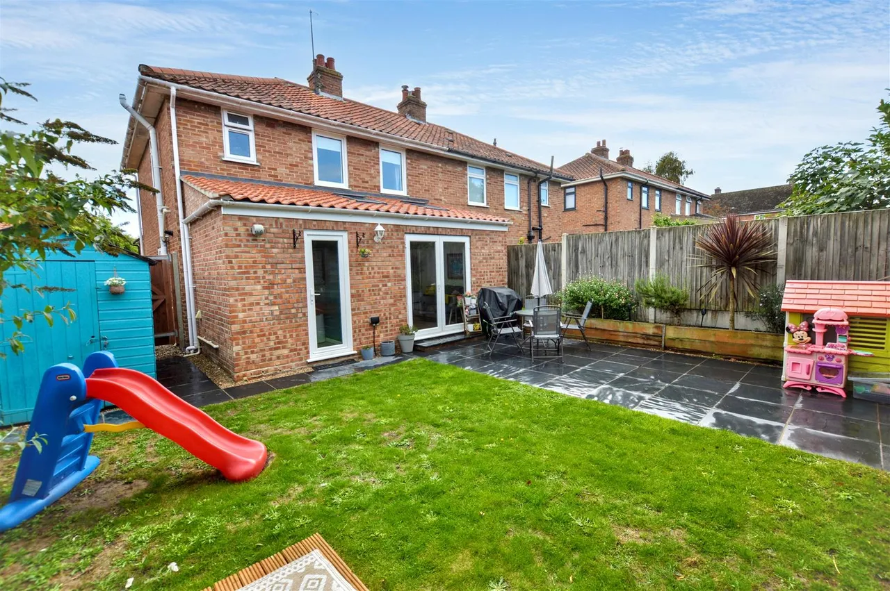 Pine Grove, Sheringham, NR26, photo 25