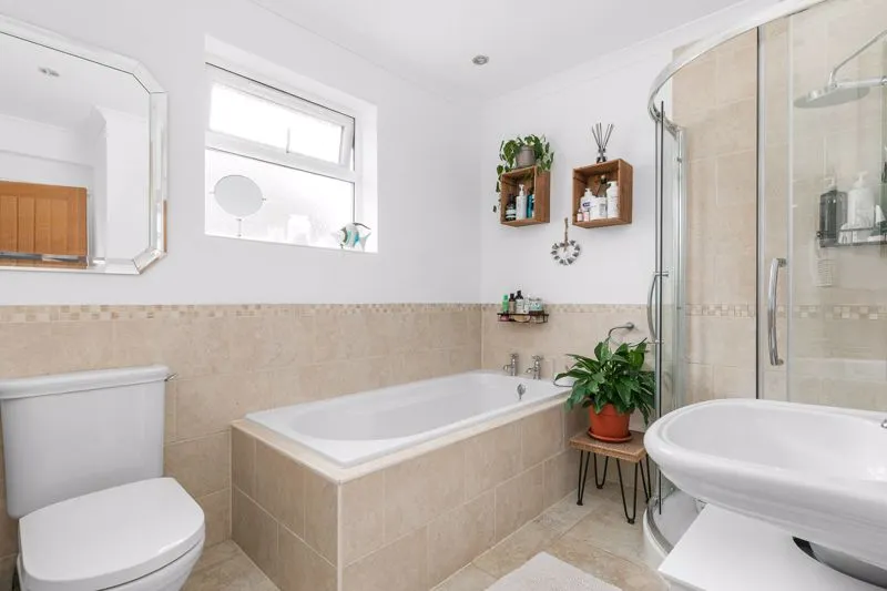 Hare Hill, Row Town KT15 1DJ, photo 14
