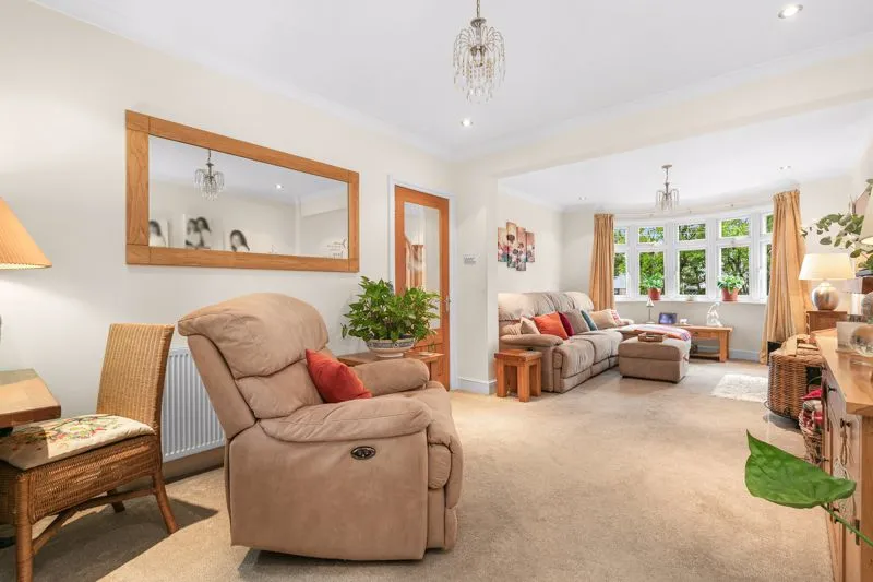Hare Hill, Row Town KT15 1DJ, photo 5