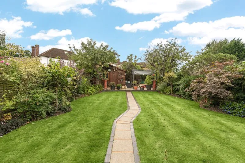 Hare Hill, Row Town KT15 1DJ, photo 16