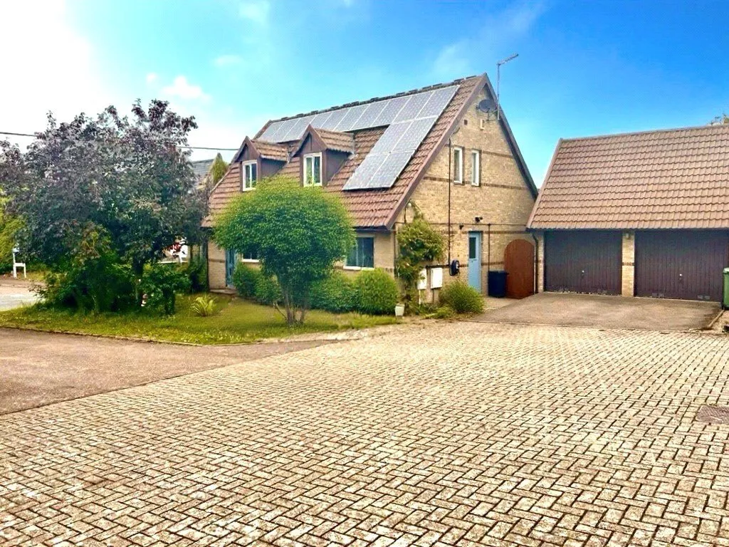 4 bed house for sale — Billing Road, Brafield on the Green, Northampton, Northamptonshire, NN7