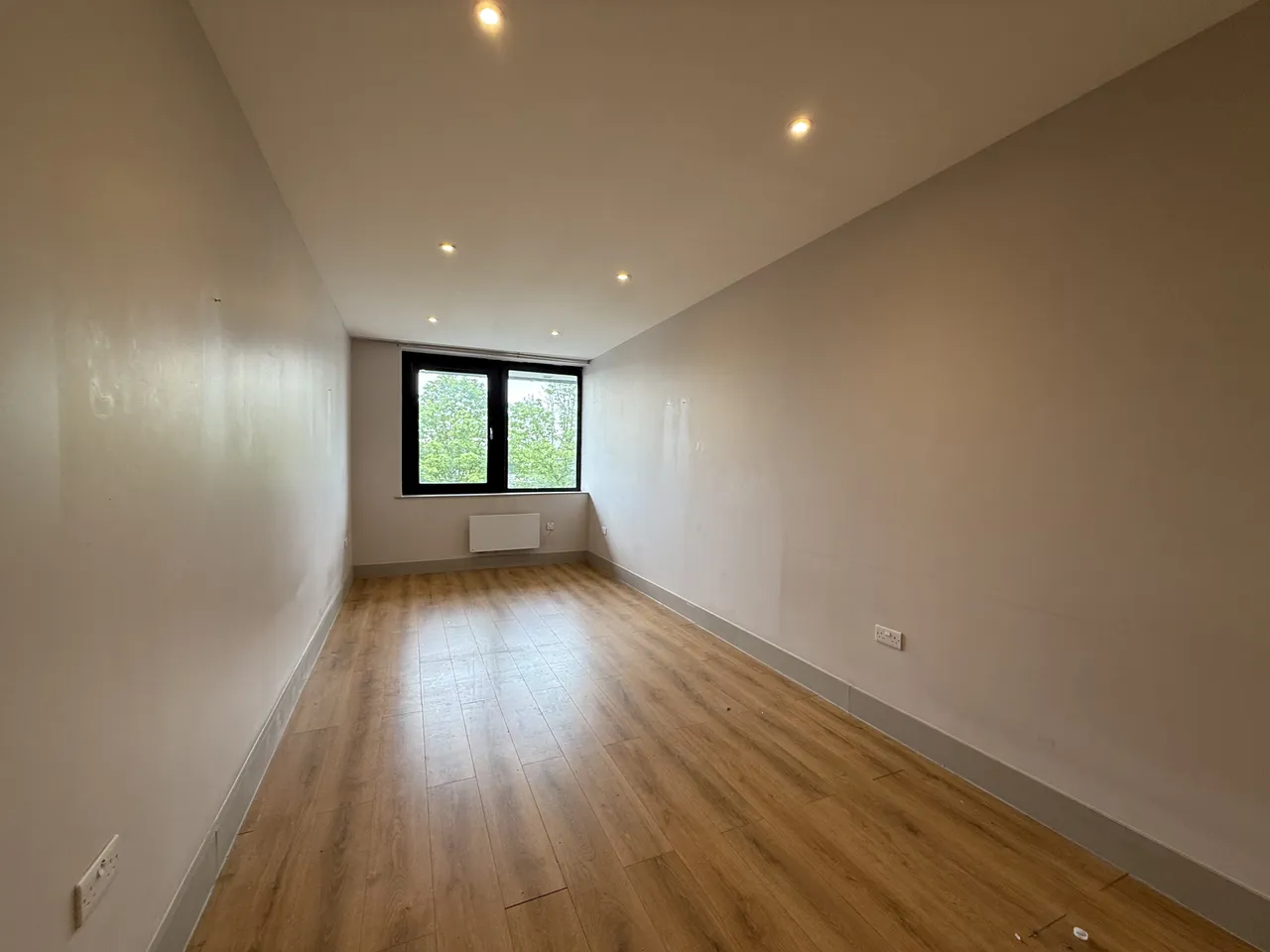 Quilters Way, Stoke Mandeville, AYLESBURY, photo 3