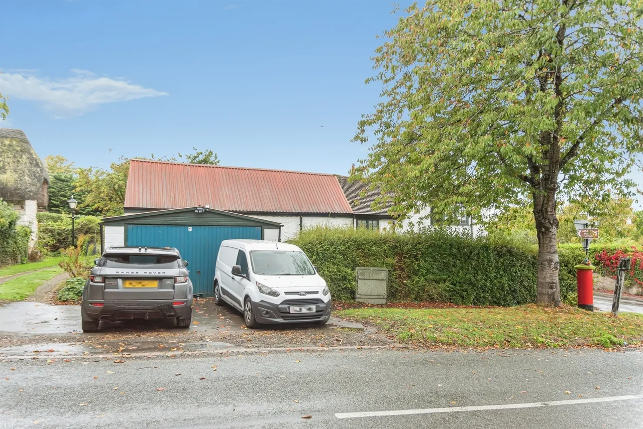High Street, Ashbury, SN6, photo 3