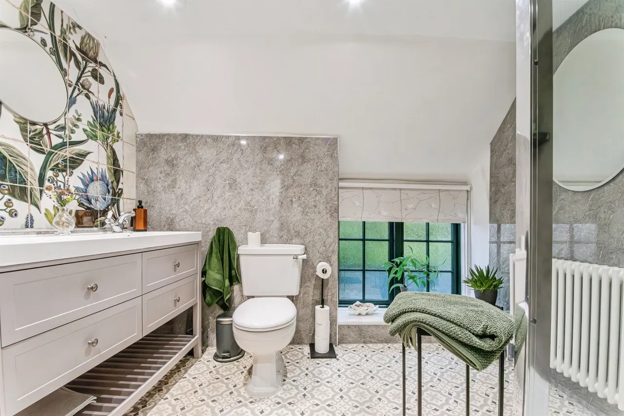 High Street, Ashbury, SN6, photo 15