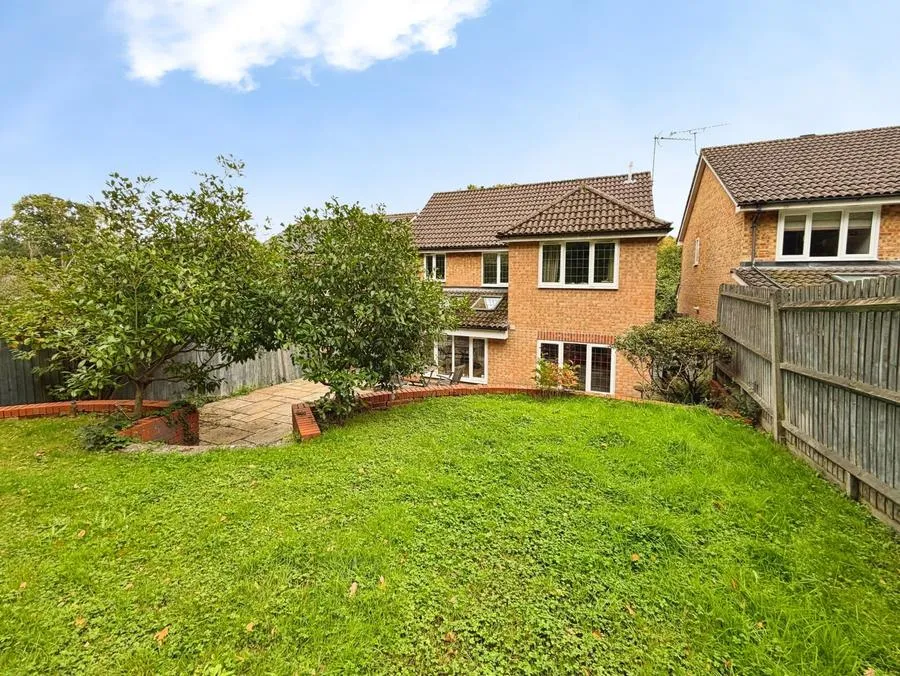 Andalusian Gardens, Whiteley, PO15, photo 13