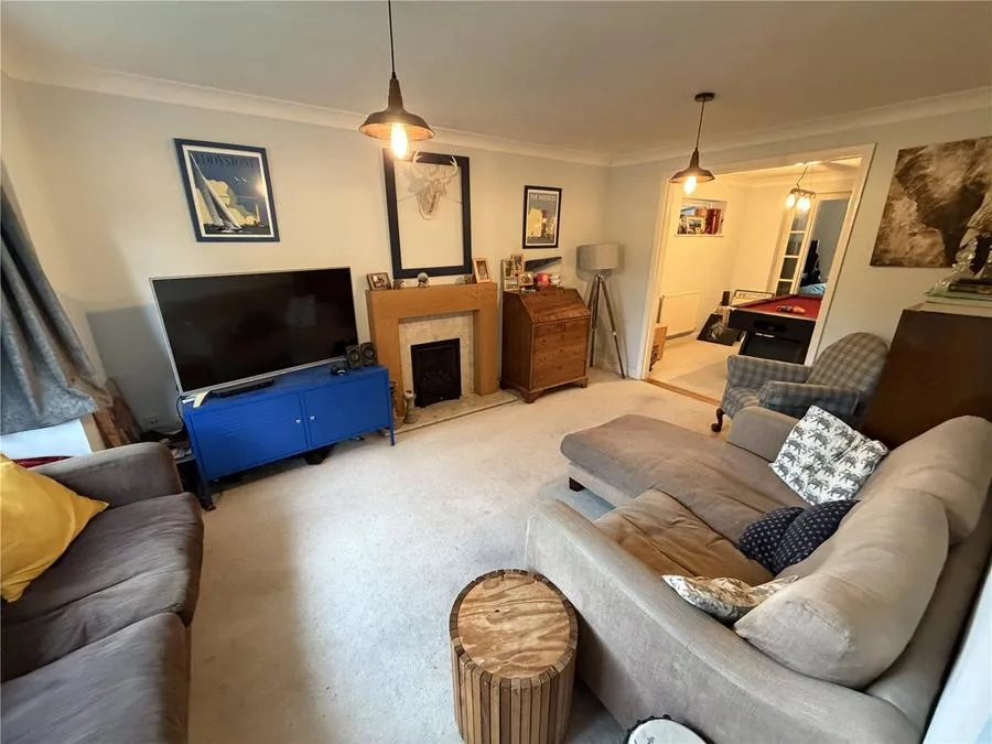 Andalusian Gardens, Whiteley, PO15, photo 2