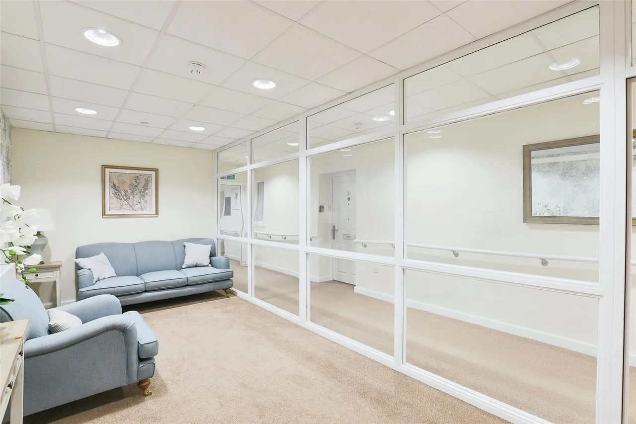 Parsons Gardens, Broadway, WR12, photo 12