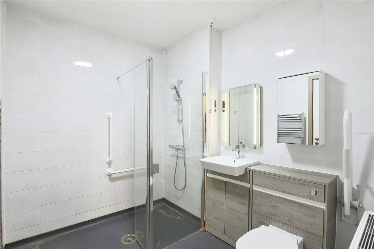 Parsons Gardens, Broadway, WR12, photo 4