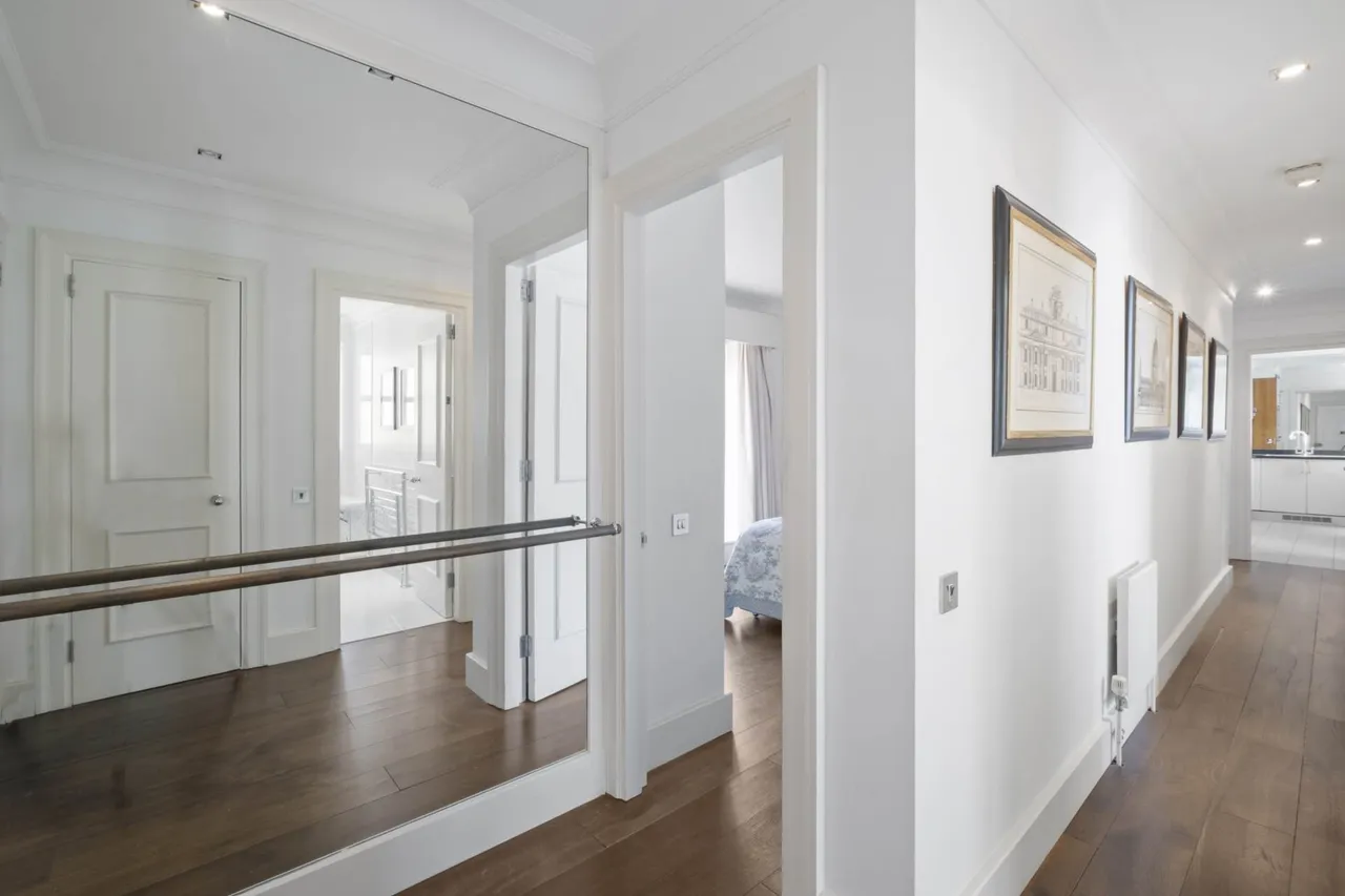 Aspen Lodge, Kensington Green, W8 5UN, photo 16