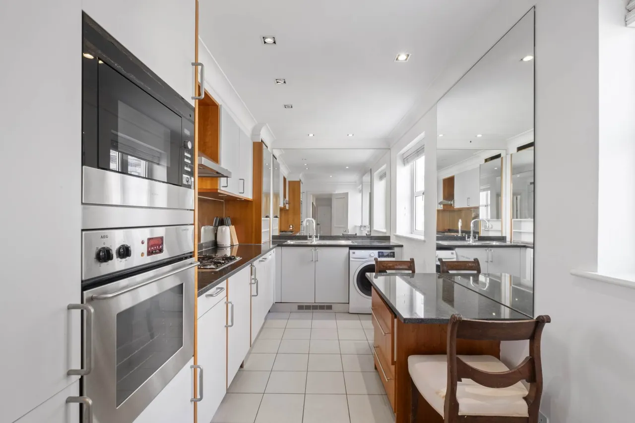 Aspen Lodge, Kensington Green, W8 5UN, photo 6