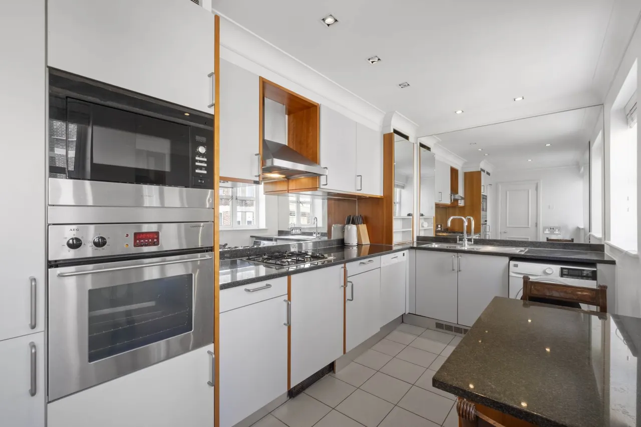 Aspen Lodge, Kensington Green, W8 5UN, photo 7