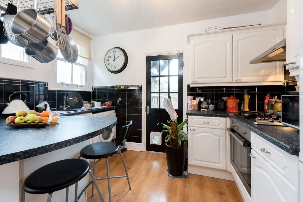 Kingston Road, Raynes Park, SW20, photo 18