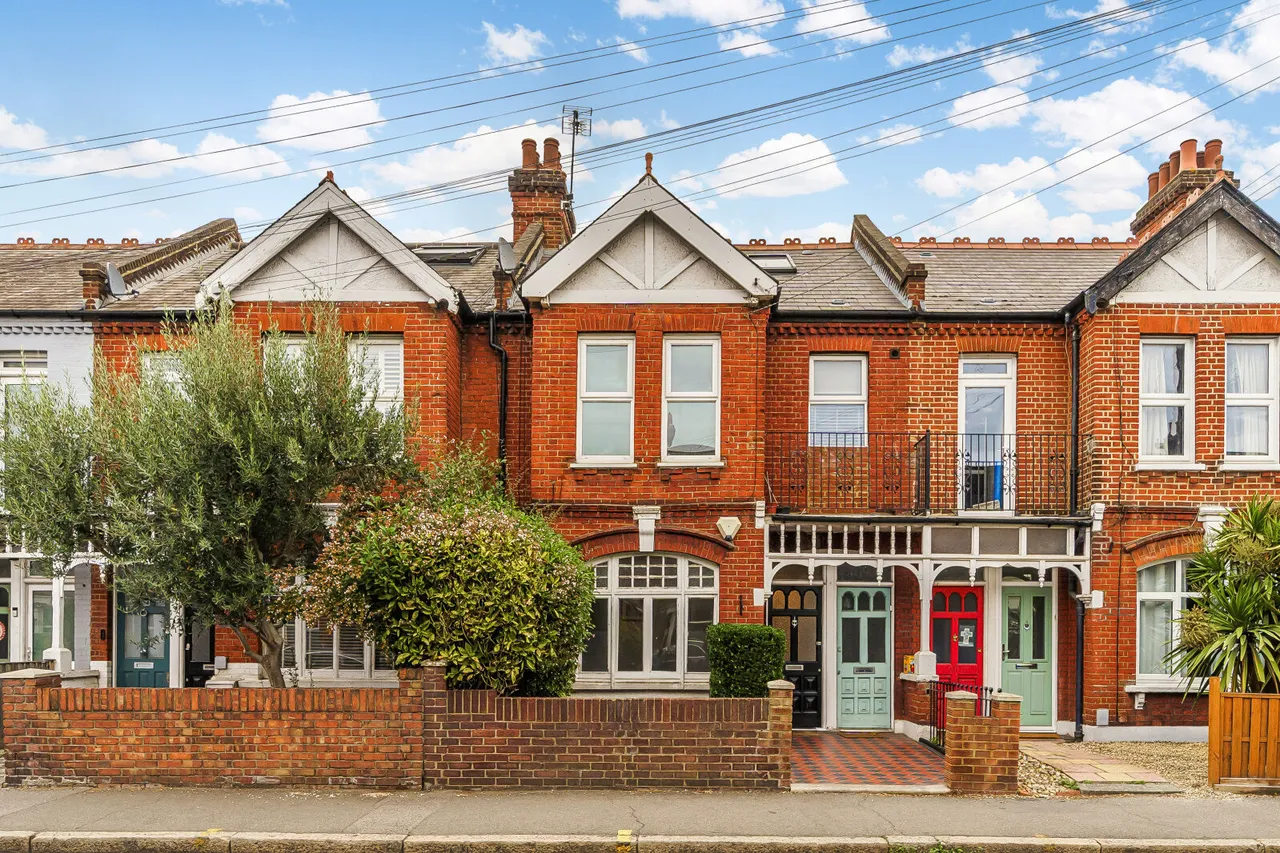2 bed flat for sale, Kingston Road, Raynes Park, SW20