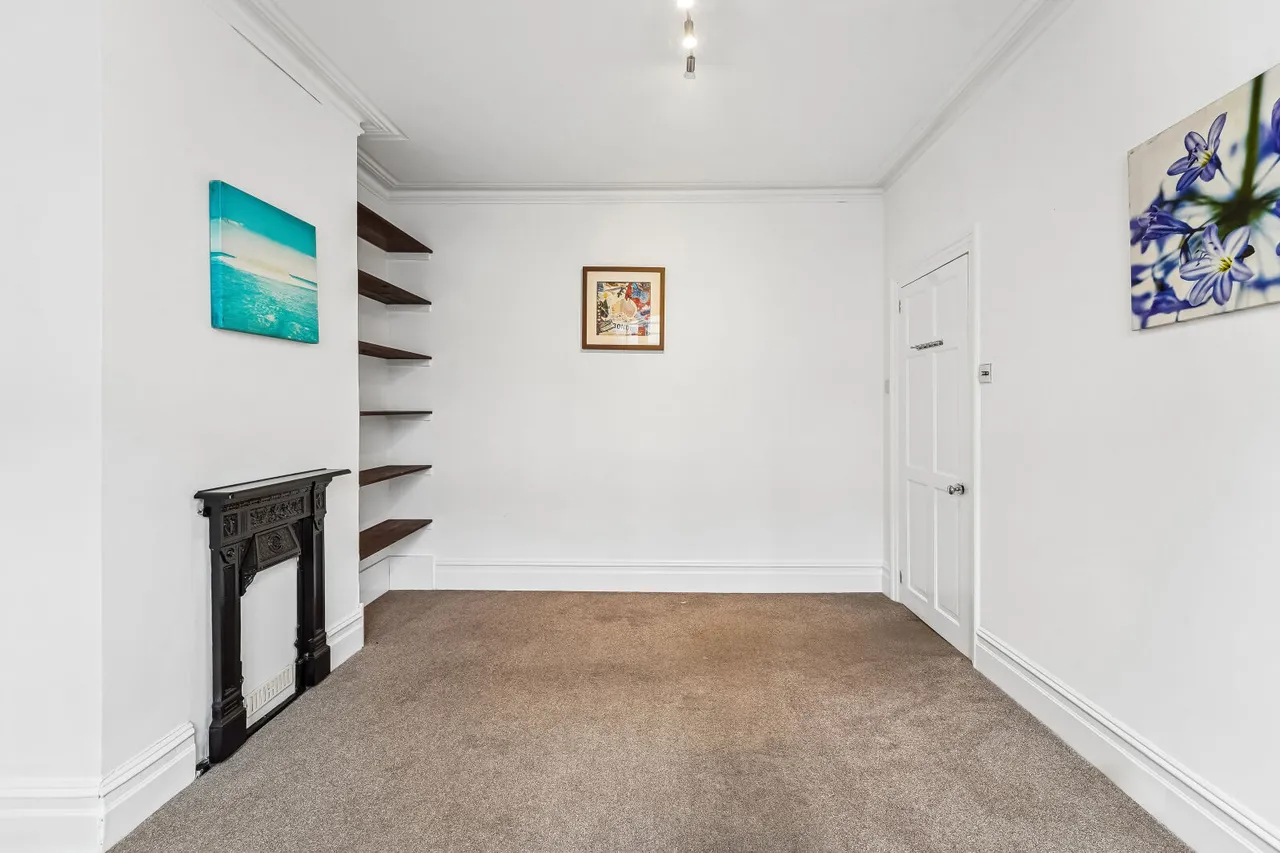 Kingston Road, Raynes Park, SW20, photo 17