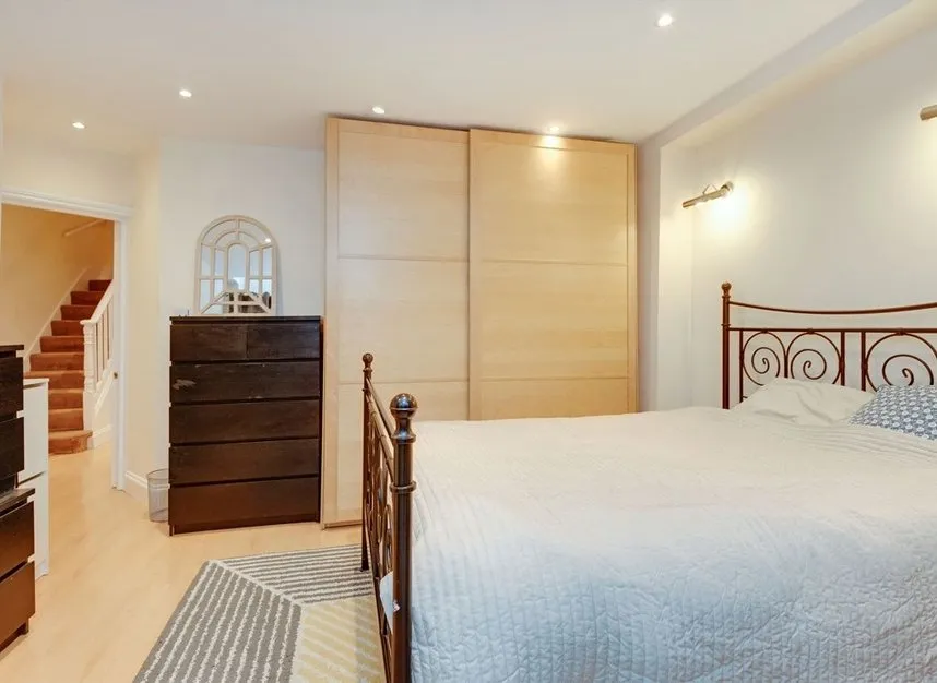 Englands Lane, Belsize Park, NW3, photo 5