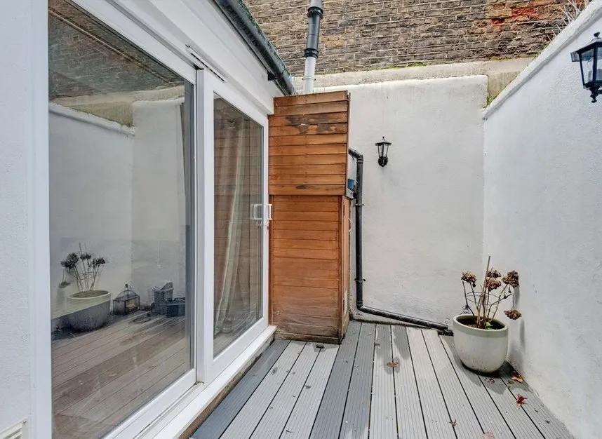 Englands Lane, Belsize Park, NW3, photo 4