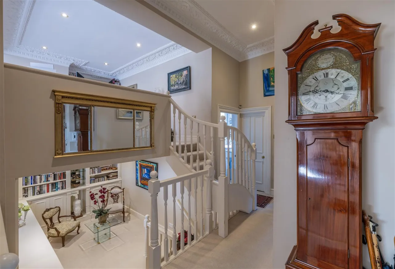 Regents Park Road, Primrose Hill, London, NW1 7SX, photo 6