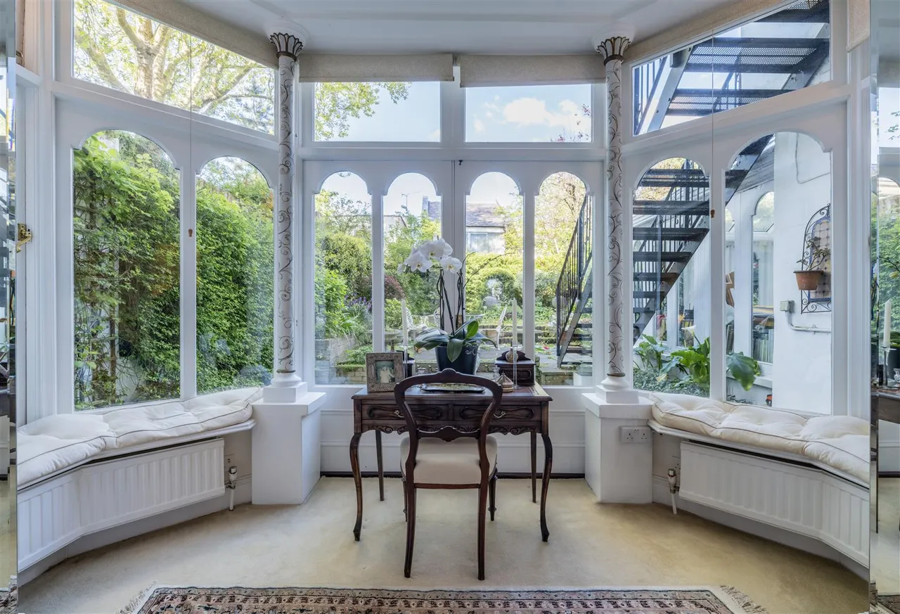 Regents Park Road, Primrose Hill, London, NW1 7SX, photo 4