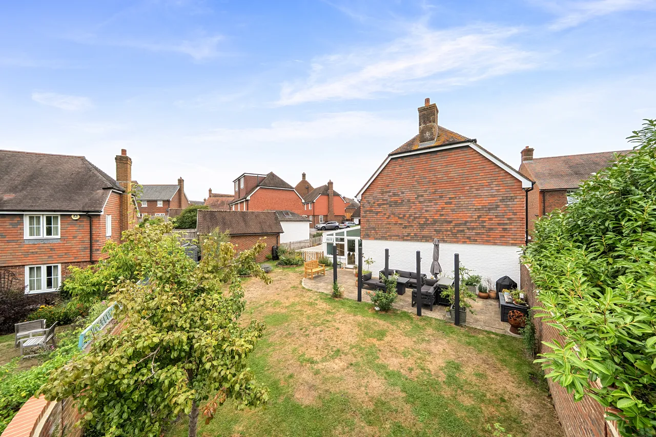 Morris Drive, Billingshurst, RH14, photo 3