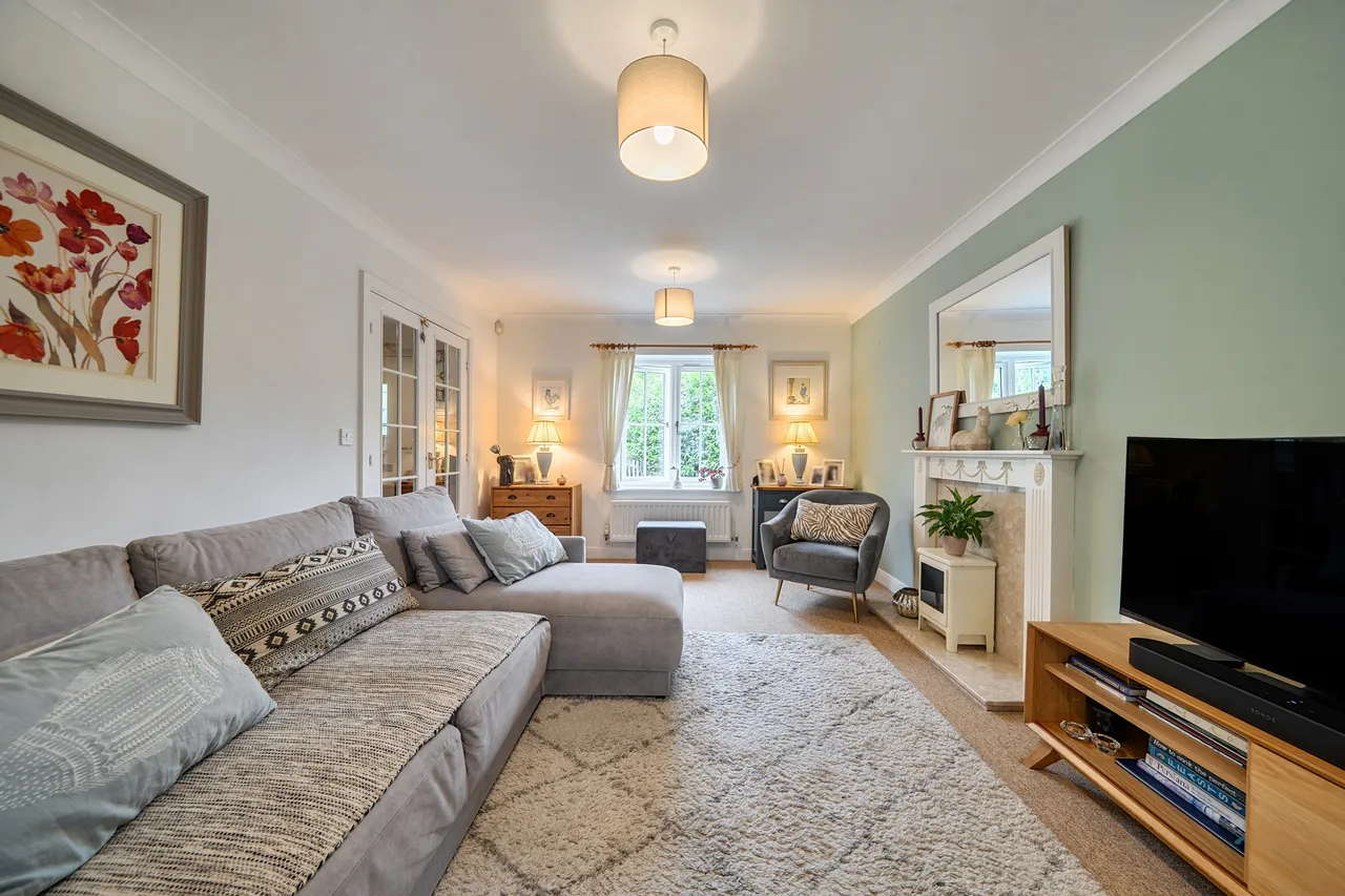 Morris Drive, Billingshurst, RH14, photo 2