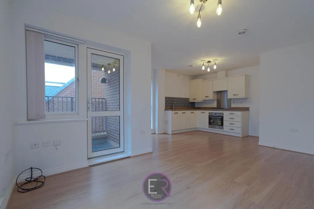 2 bed flat for sale — Ketley Park Road, Ketley, TF1