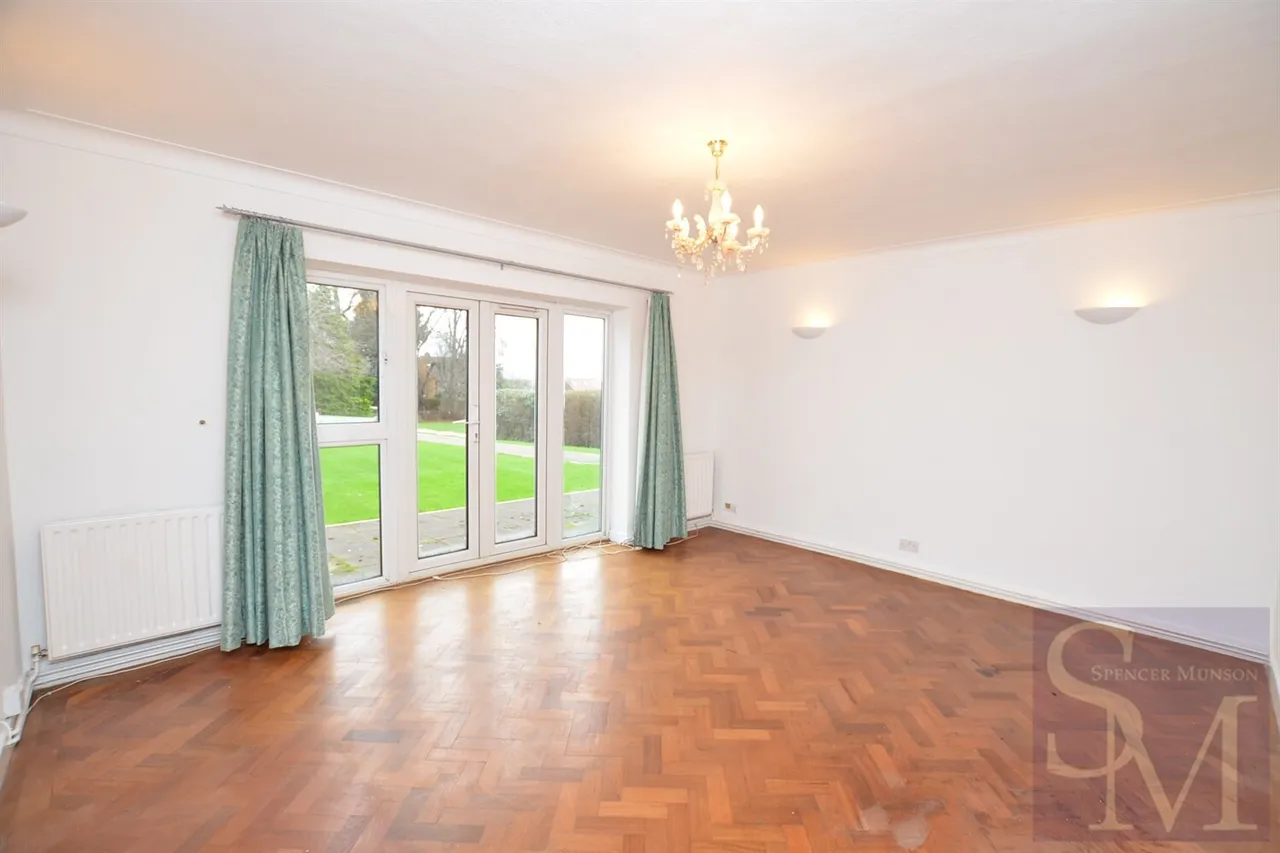 Snakes Lane West, Woodford Green, IG8, photo 6
