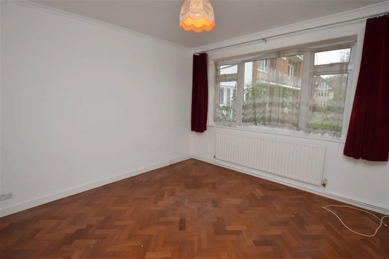 Snakes Lane West, Woodford Green, IG8, photo 5