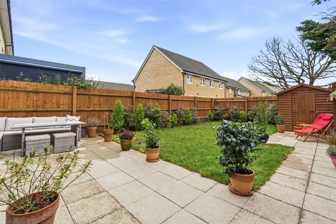 Blacksmith Close, Sunbury, TW16 6BF, photo 2