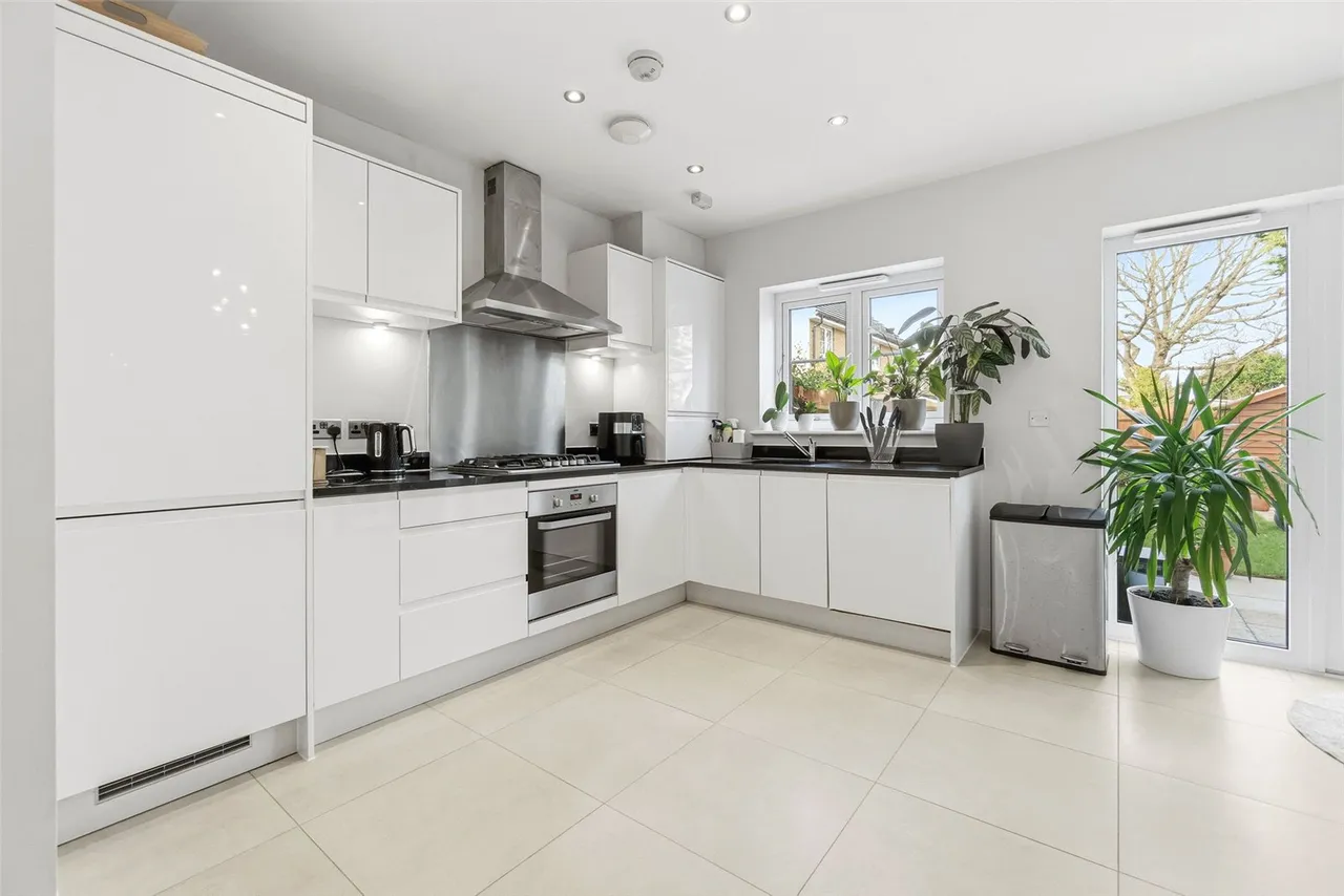 Blacksmith Close, Sunbury, TW16 6BF, photo 5