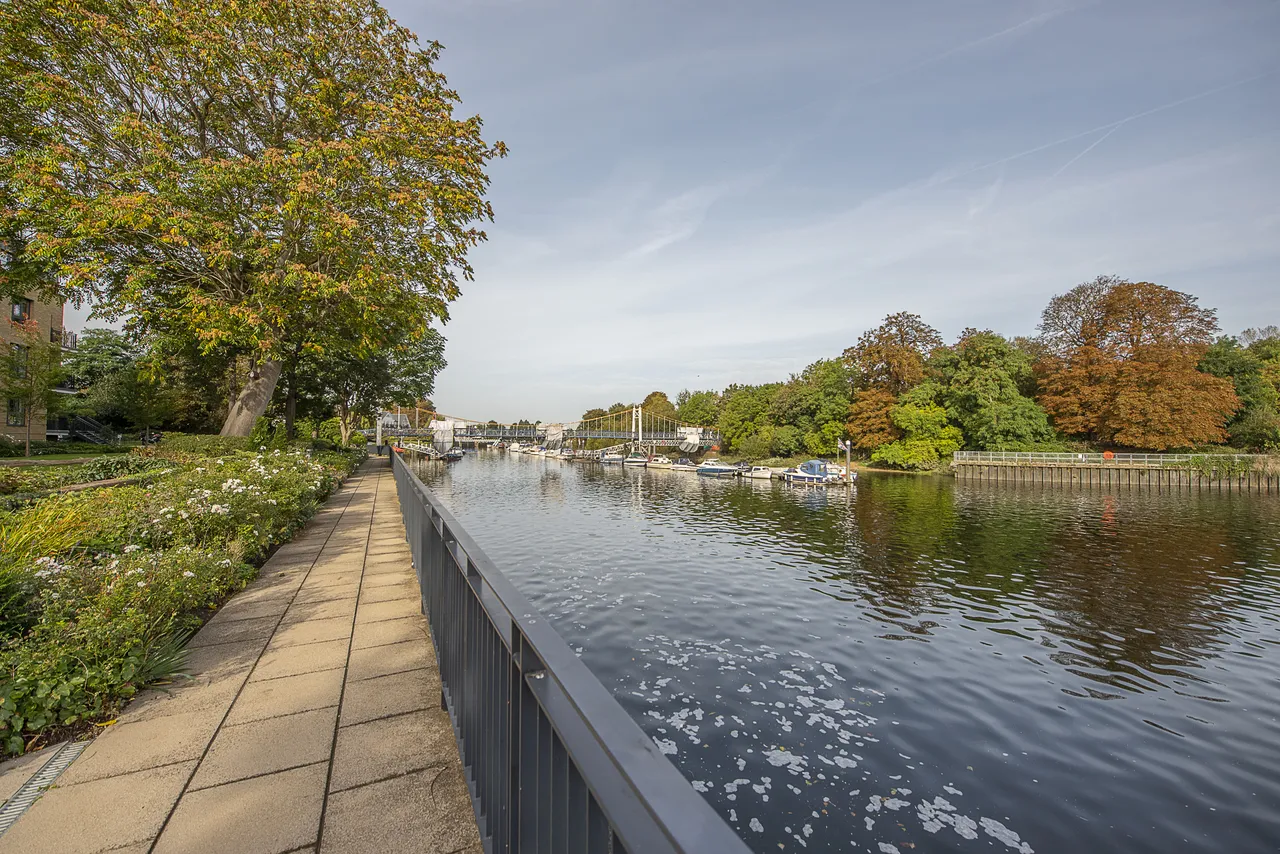 Broom Road, Teddington, TW11, photo 9