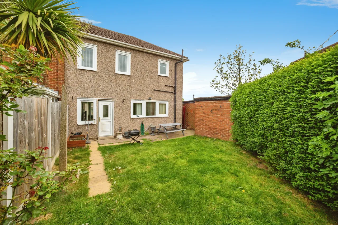 Hinds Crescent, Pontefract, WF9, photo 4