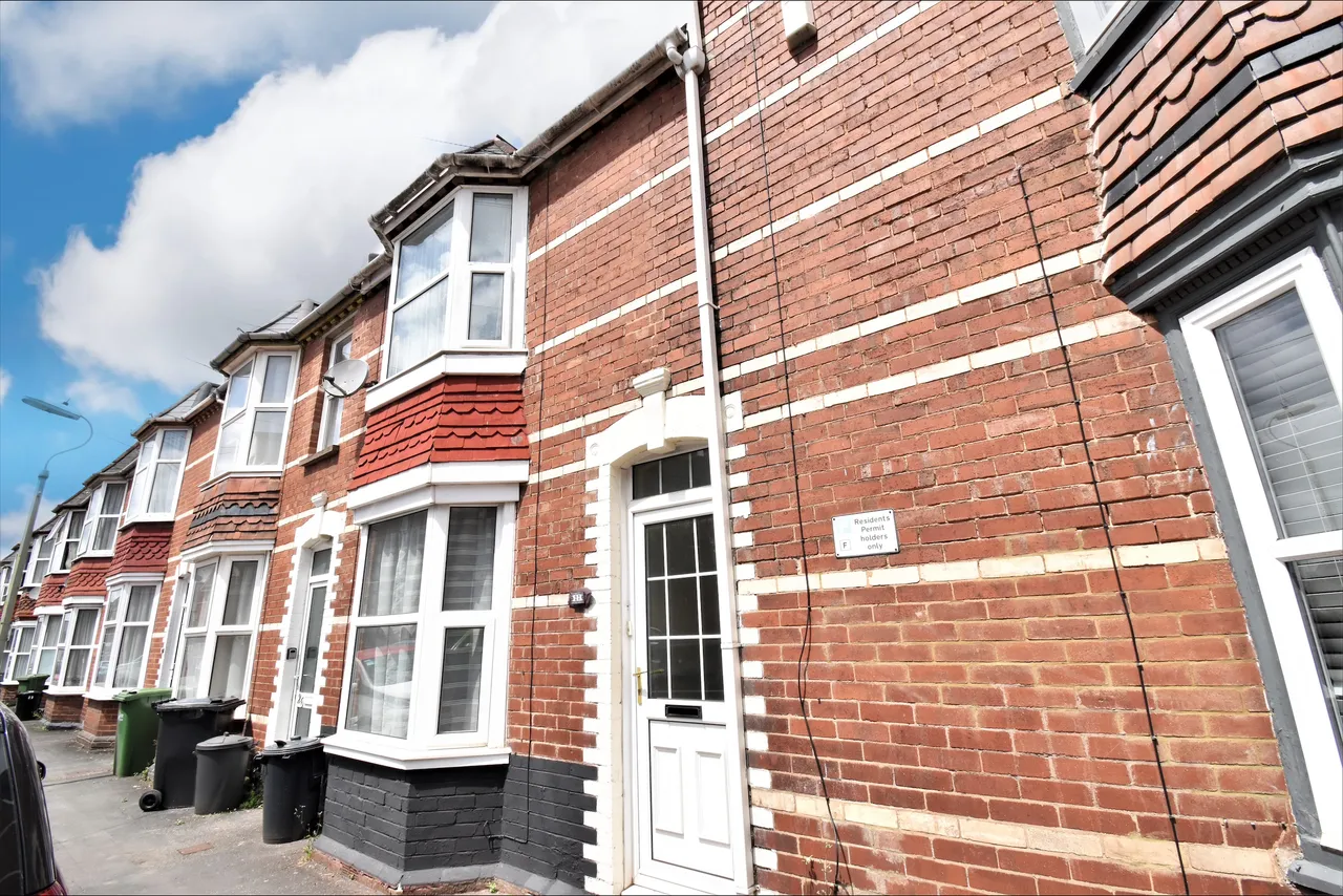 2 bed house to rent, Iddesleigh Road, Exeter