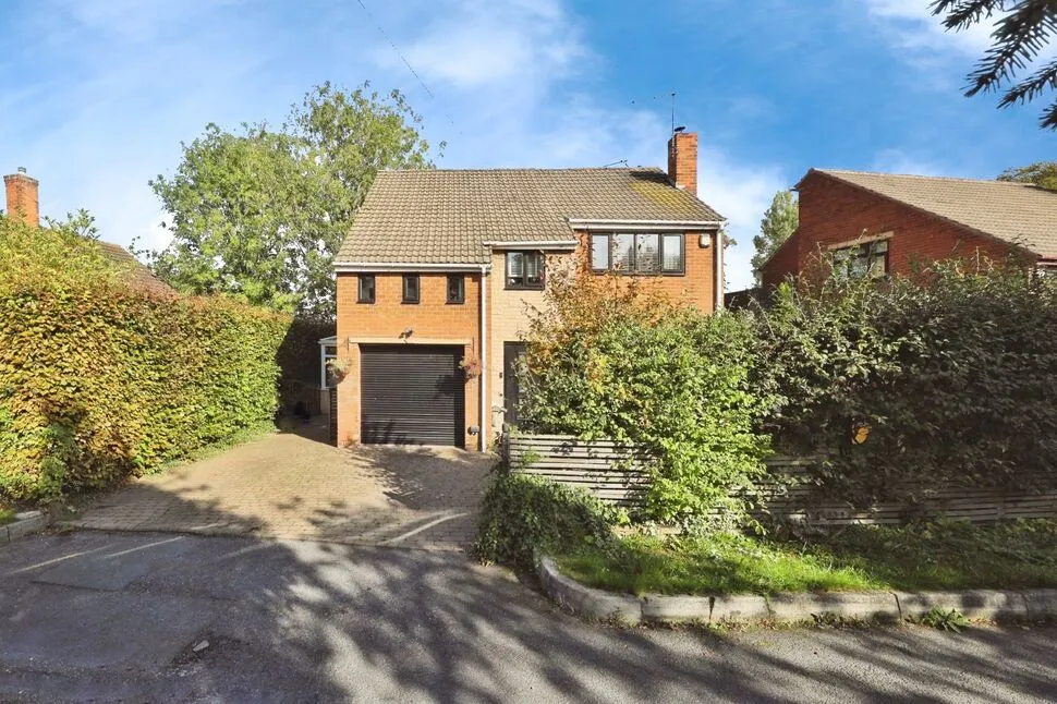 4 bed house for sale — Beeches Road, Wales, South Yorkshire, S26