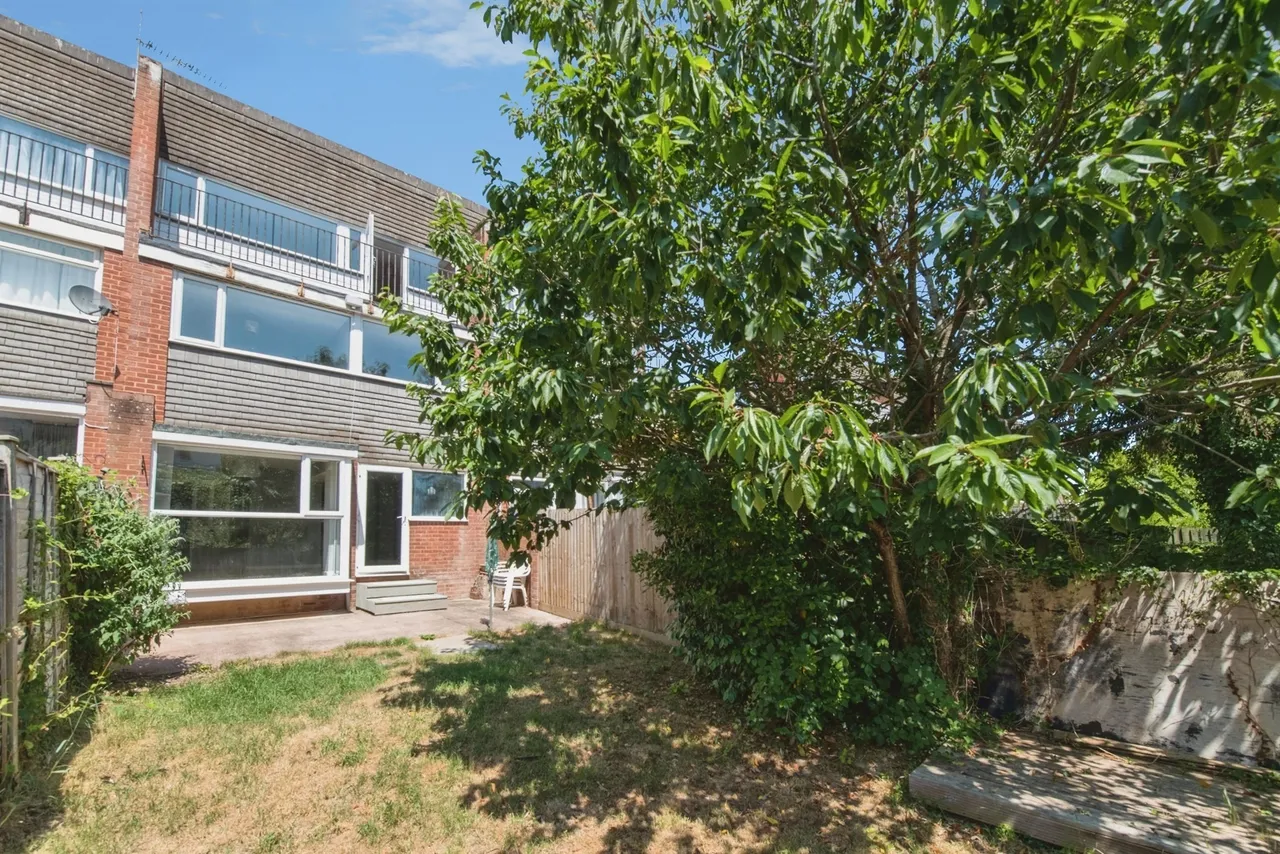 4 bed house for sale — Gloucester Road, Exeter