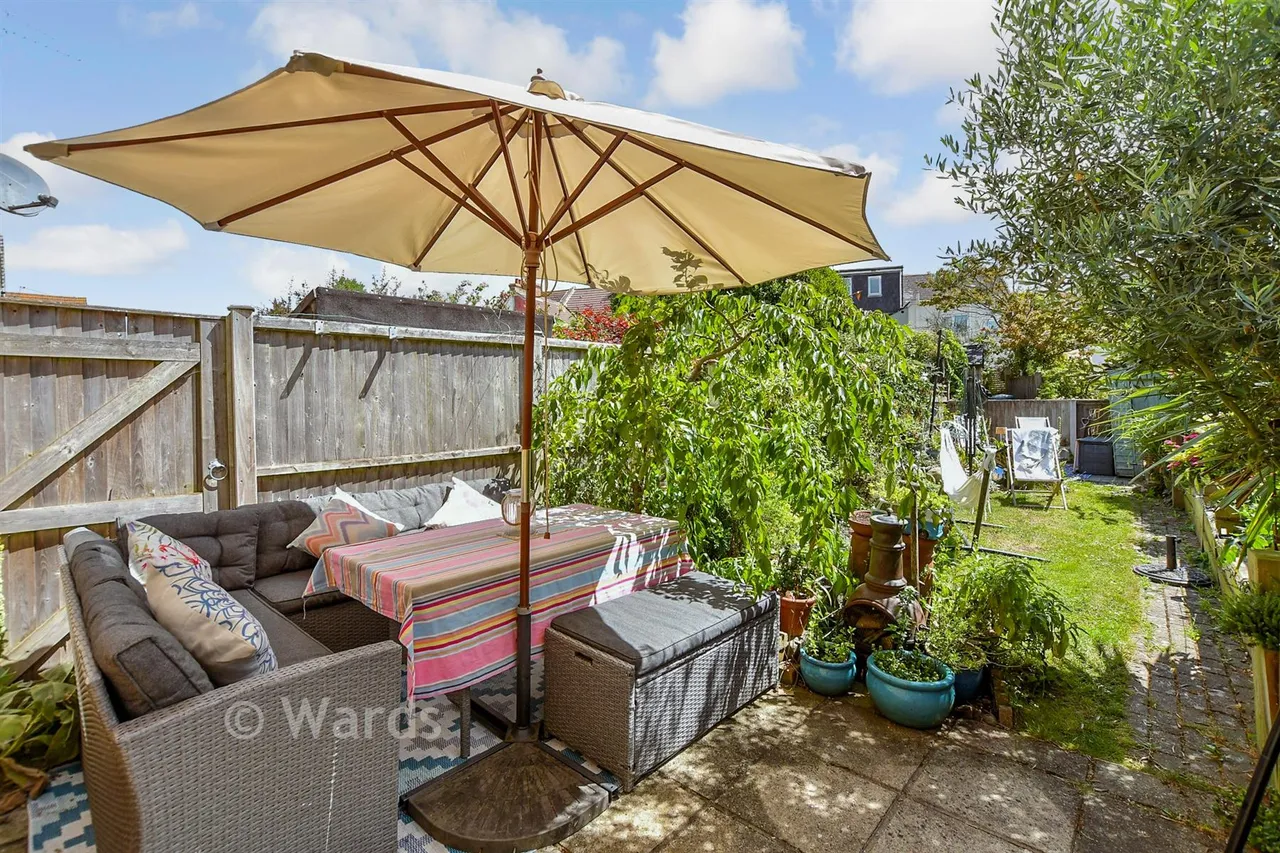 St. Leonard's Road, Hythe, CT21, photo 3