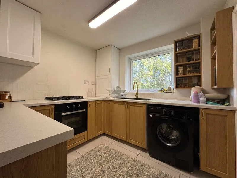 Marsh Road, Luton LU3 2RB, photo 3