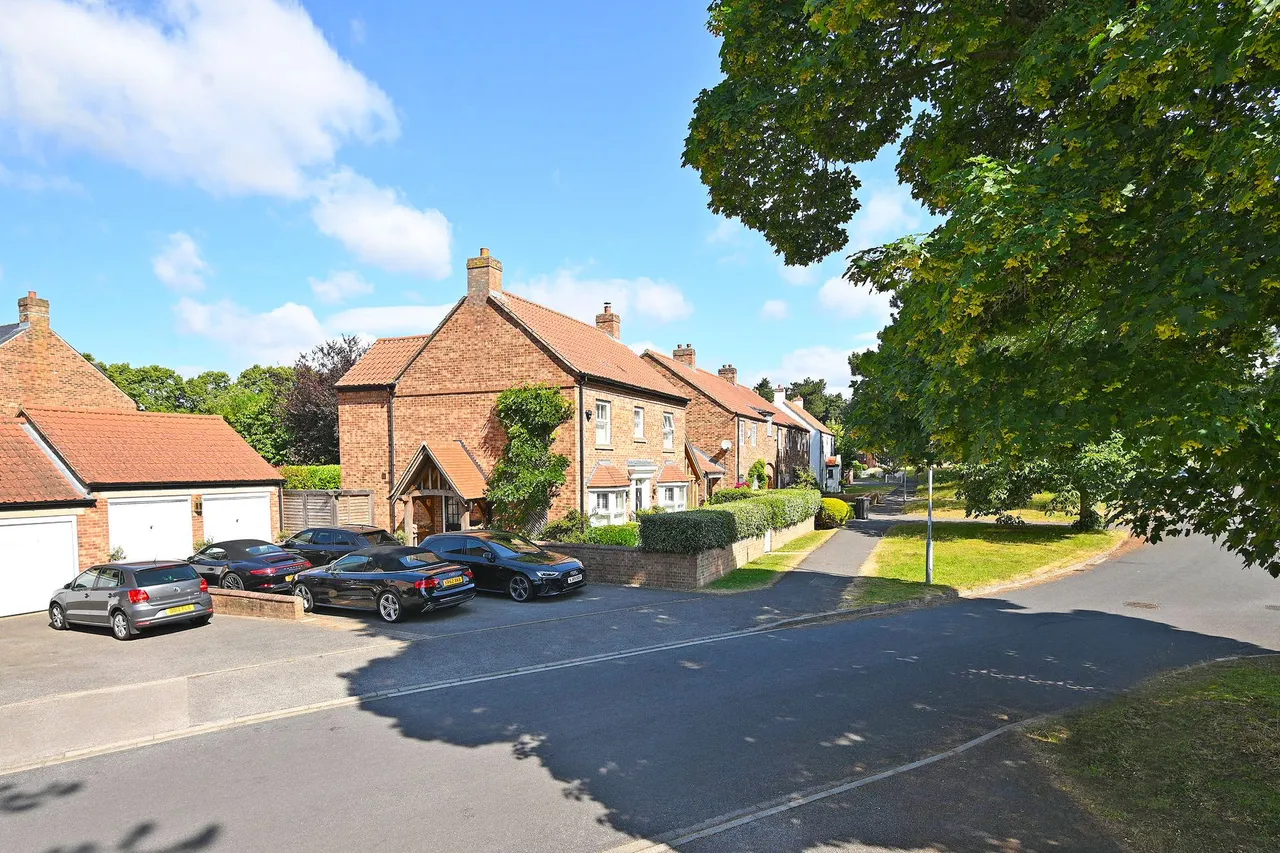 Longland Lane, Whixley, YO26, photo 18
