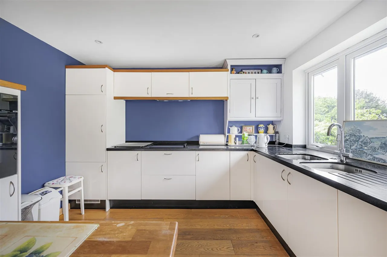 Heathfield Road, Seaford, photo 12