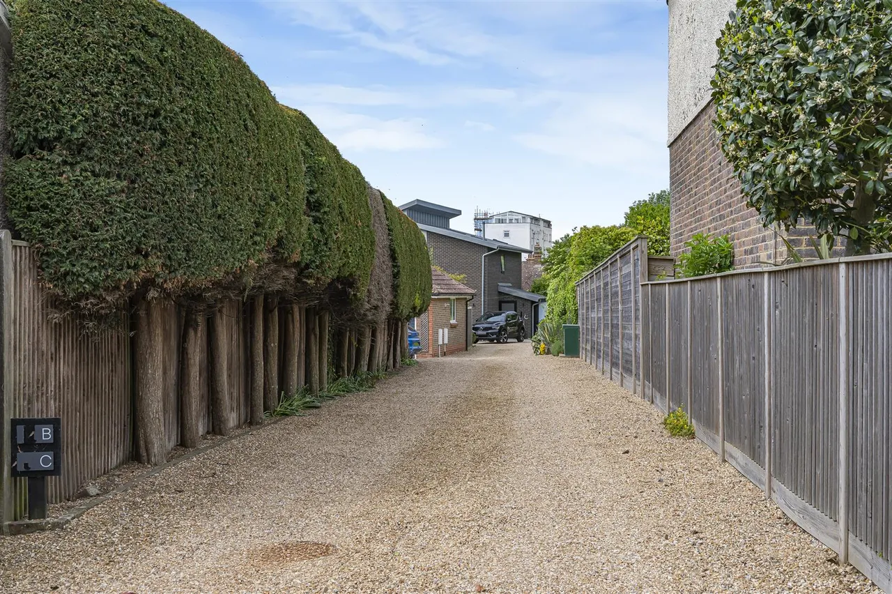 Heathfield Road, Seaford, photo 35