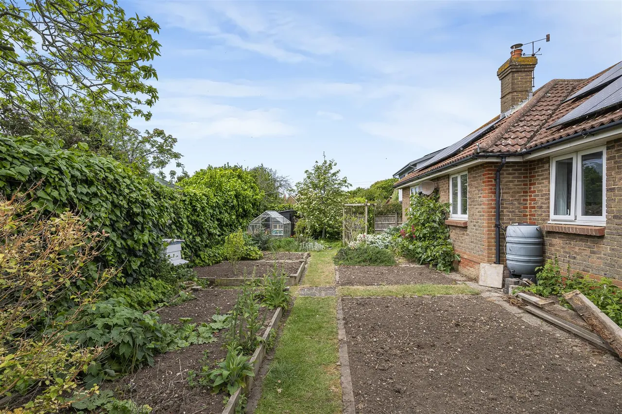 Heathfield Road, Seaford, photo 28