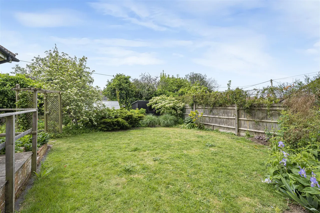 Heathfield Road, Seaford, photo 32