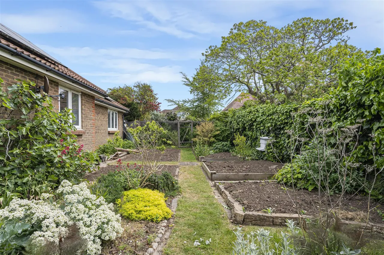 Heathfield Road, Seaford, photo 27
