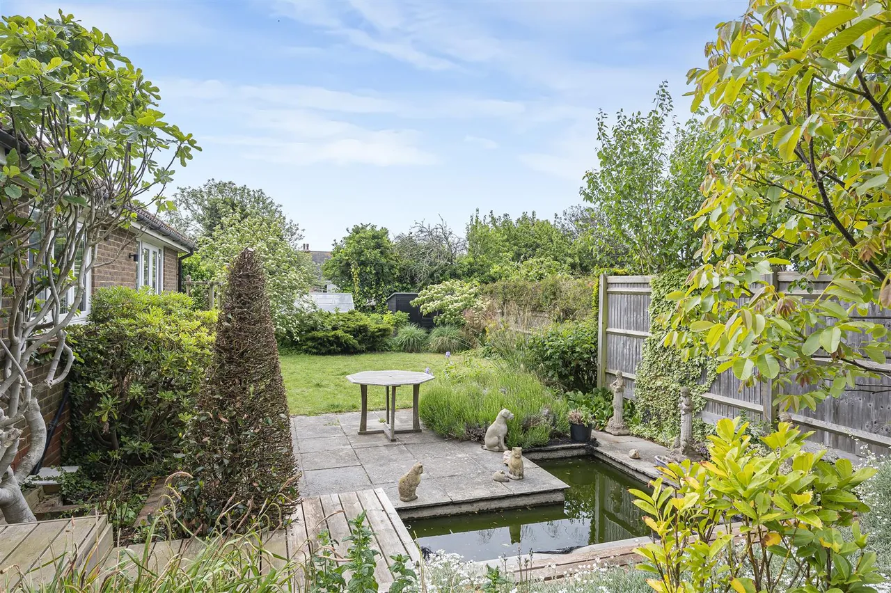 Heathfield Road, Seaford, photo 4