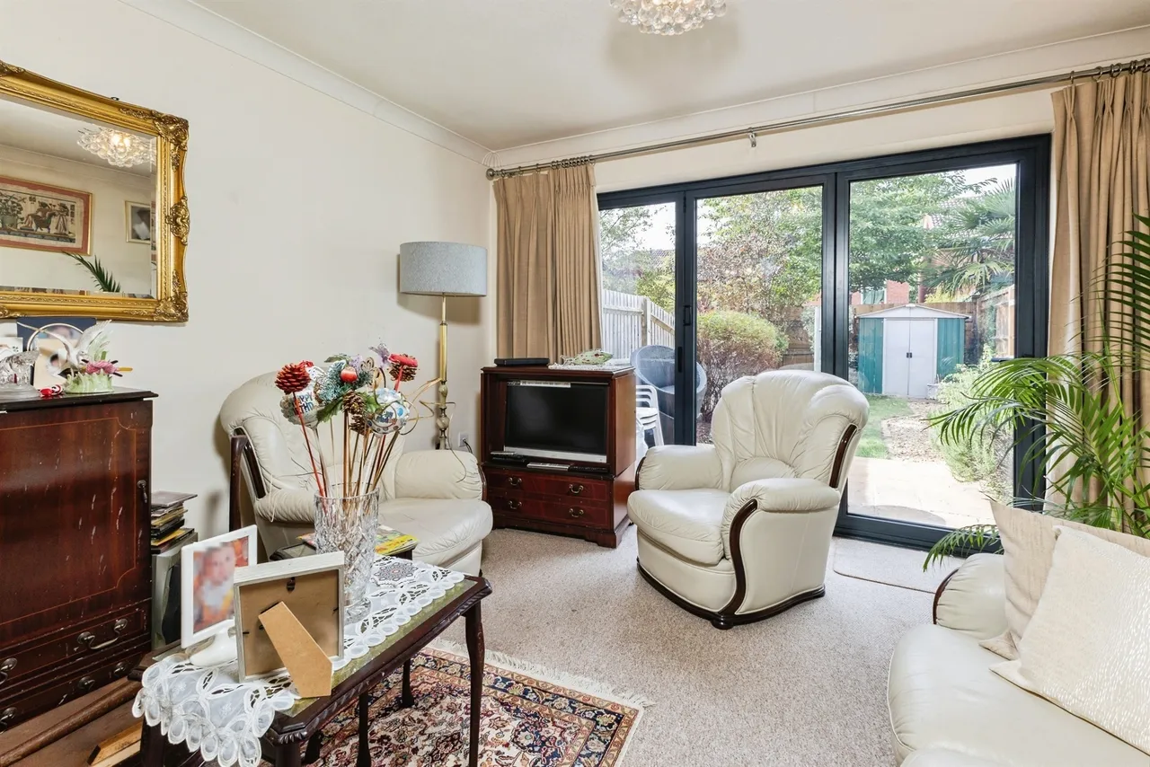 Carshalton Way, Lower Earley, RG6, photo 5