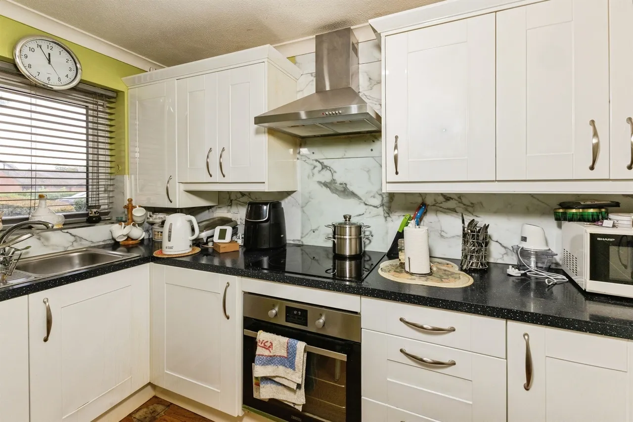 Carshalton Way, Lower Earley, RG6, photo 2