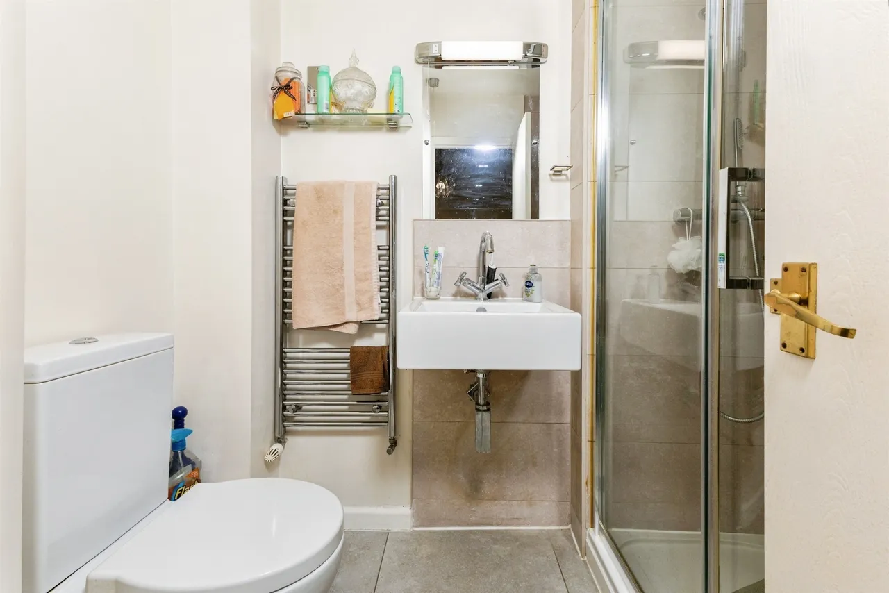 Carshalton Way, Lower Earley, RG6, photo 11